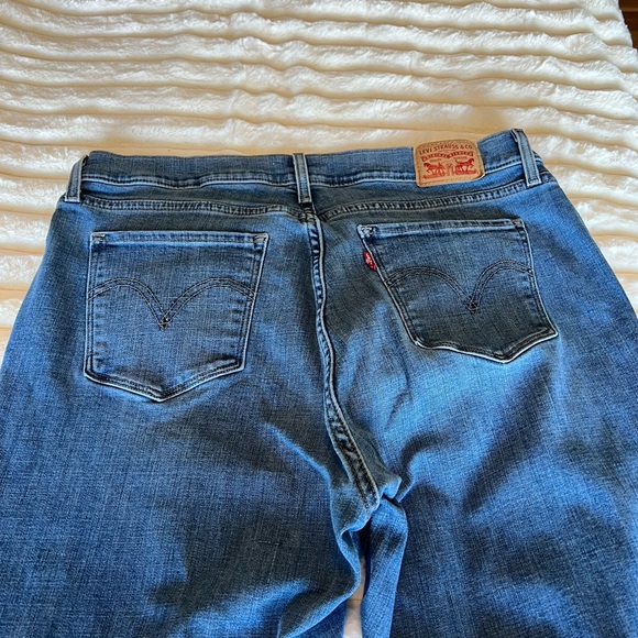 Levi’s - Picture 2 of 5